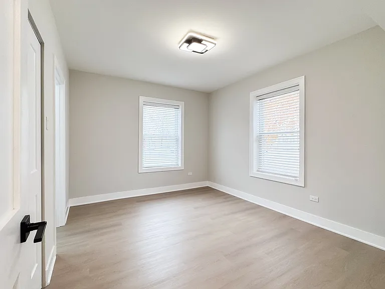 5120 N Laramie Ave #1 — Photo 8