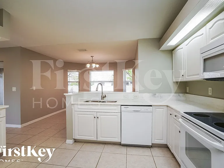 2912 SW 2nd Ave — Photo 7