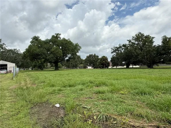 Oak Tree Rd, Belle Chasse, LA 70037