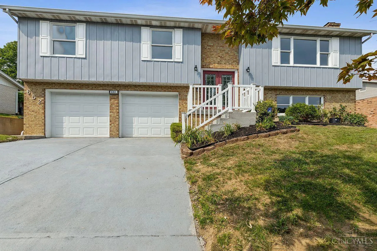 652 Glenway Dr photo 1