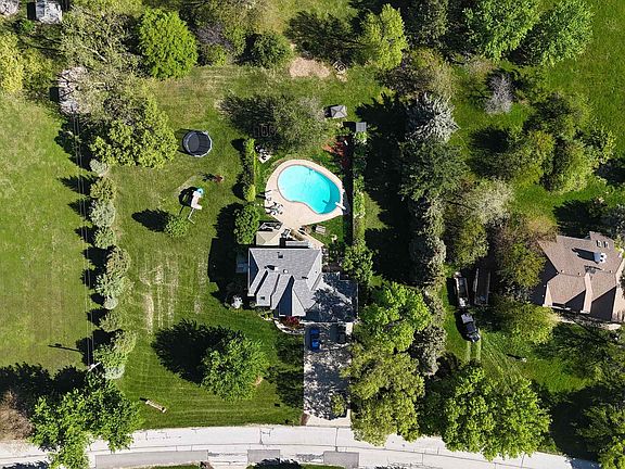 5th image of 3502 Birchwood Dr