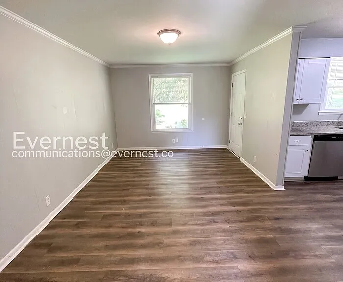 109 Shirley Dr — Photo 7