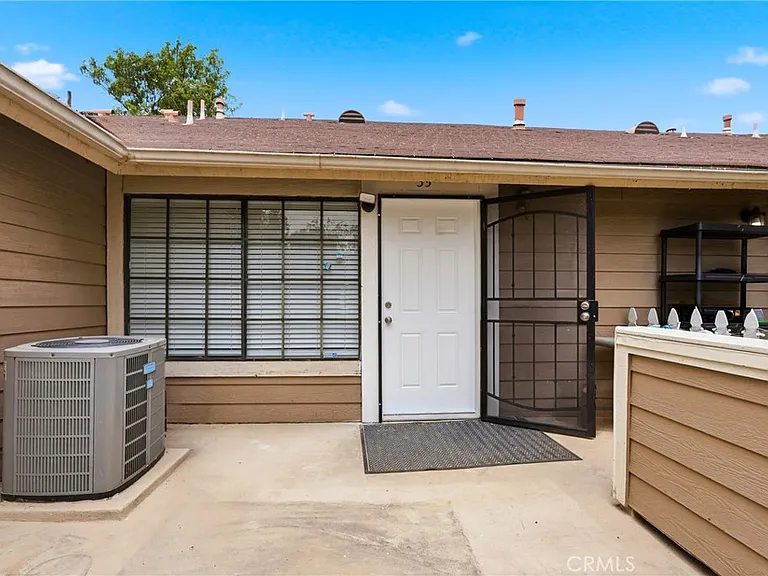 11350 Foothill Blvd #35 — Photo 1