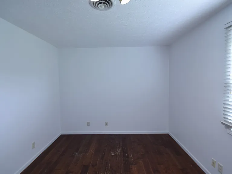 1136 Anthrop Dr — Photo 14