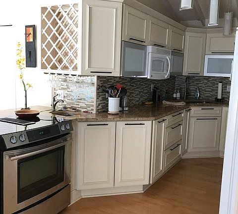 3rd image of 714 Lakeside Dr