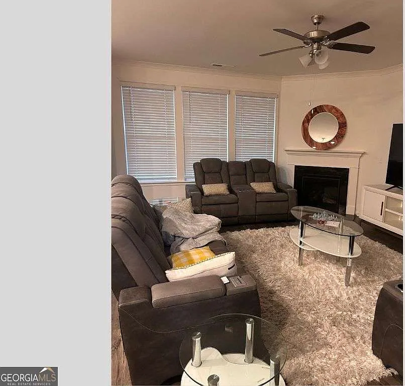 4 bed, 3.0 bath, $3,500 — Photo 4