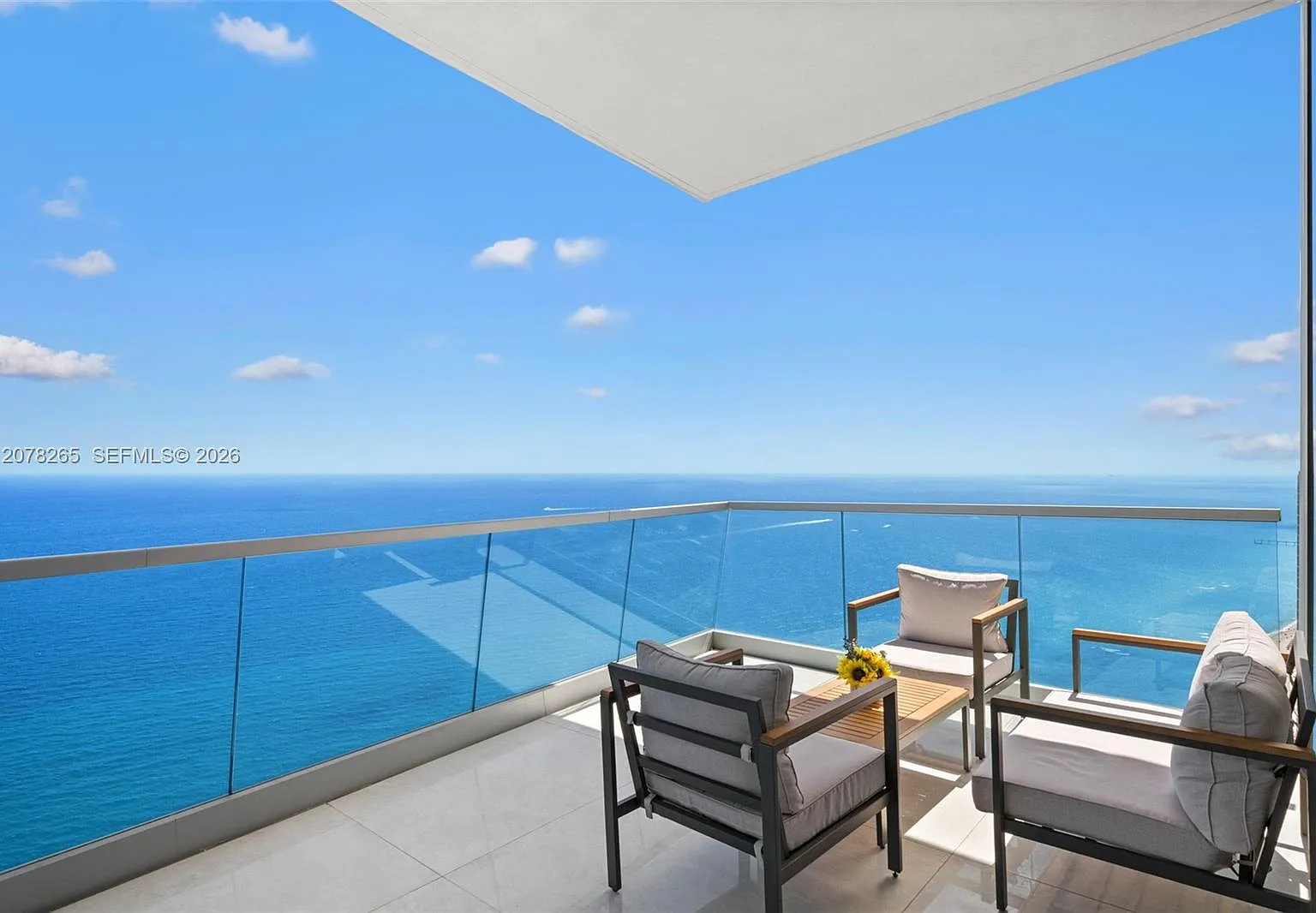 Turnberry Ocean Club Condo — Photo 4