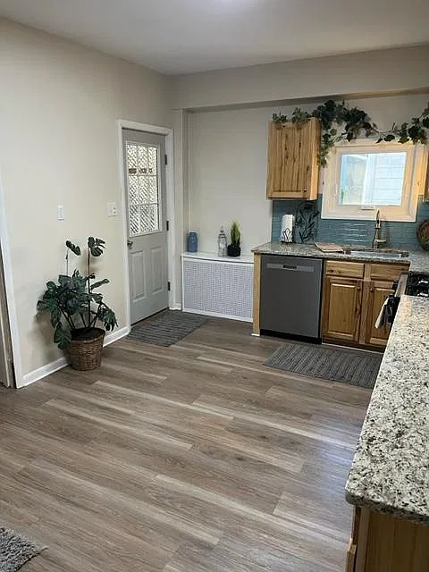 3 bed, 1.5 bath, 1800 sqft, $1,550 — Photo 4
