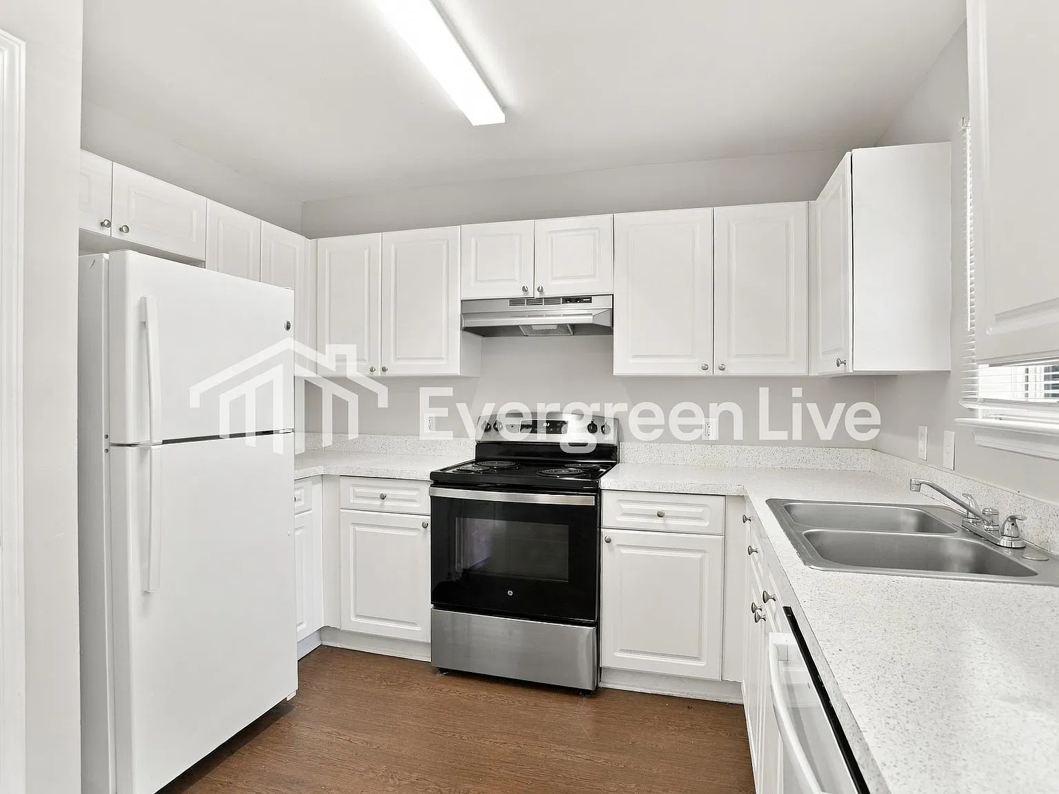 3 bed, 3.0 bath, 1523 sqft, $1,695 — Photo 4