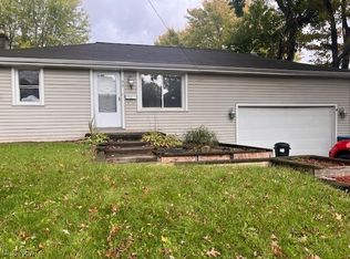99 E Omar Ave, Struthers, OH 44471