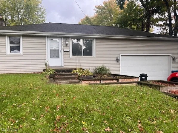 99 E Omar Ave, Struthers, OH 44471