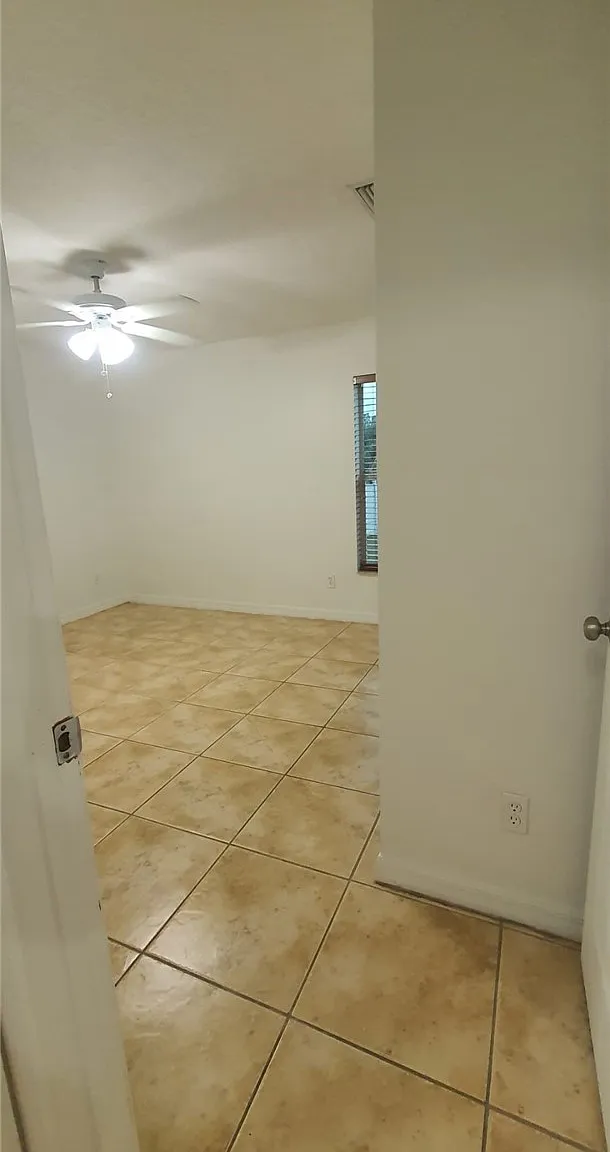 3 bed, 2.0 bath, 1623 sqft, $2,000 — Photo 4