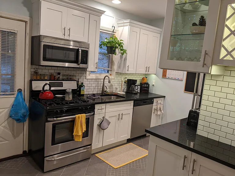 2334 Maple Ave #1 — Photo 3