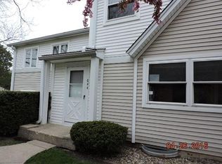 844 Inverrary Ln, Deerfield, IL 60015