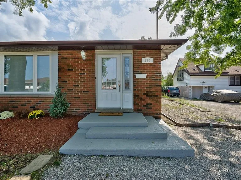790 Stone Church Rd E #1 — Photo 2