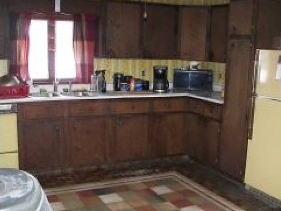 Spacious kitchen
