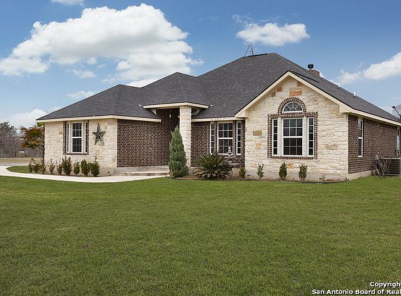 5th image of 404 Ringaskiddy Cir