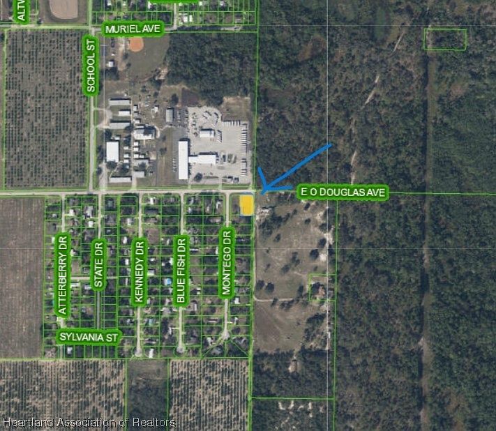 2nd image of 2199 Eo Douglas Ave