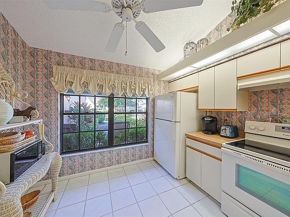 4th image of 5941 Clubside Dr #5941