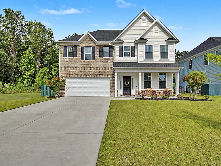 160 Spring Hill Dr — Photo 1