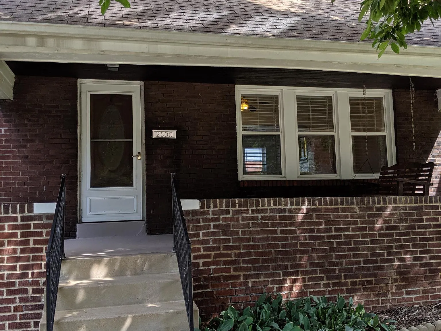 3 bed, 1.5 bath, 1000 sqft, $1,850 — Photo 2