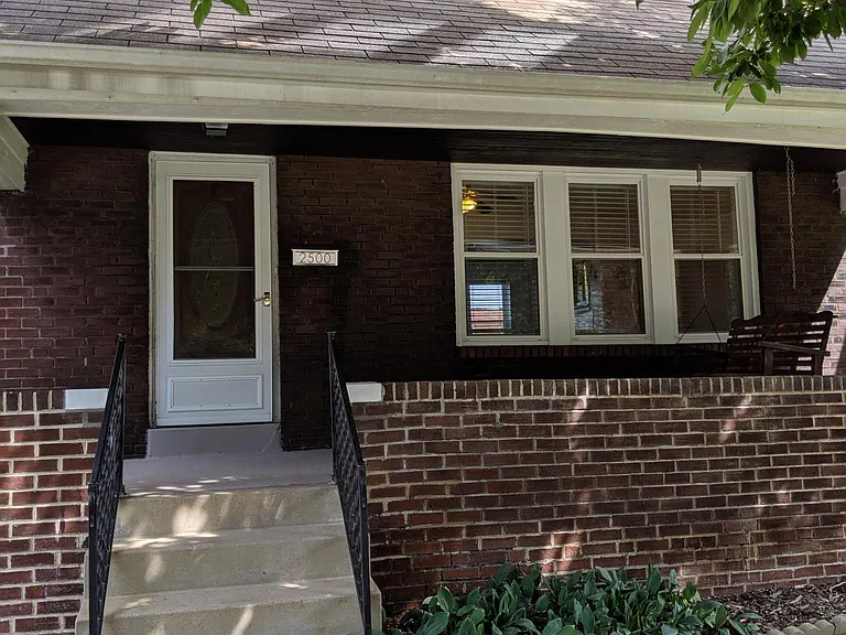 2500 Sulphur Ave — Photo 2