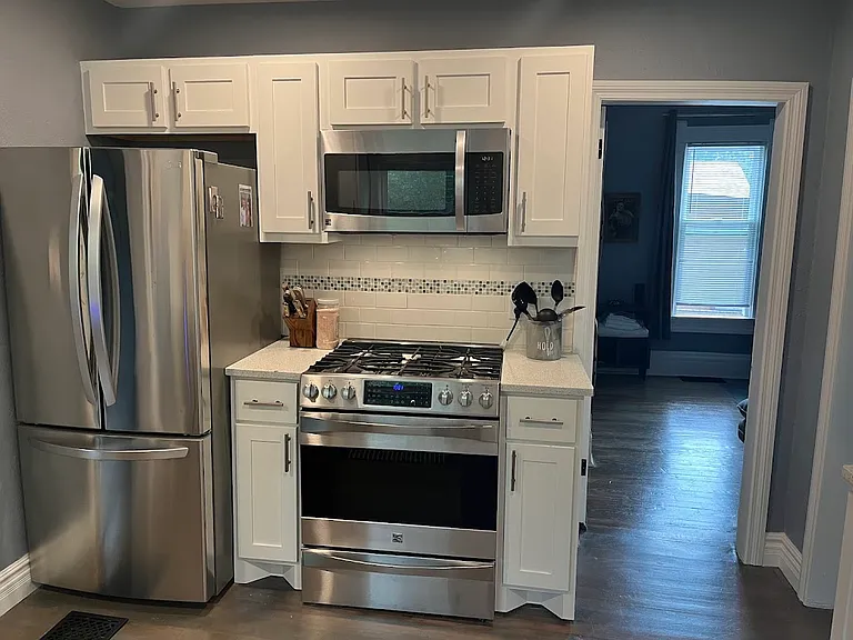 317 W Monument St — Photo 12