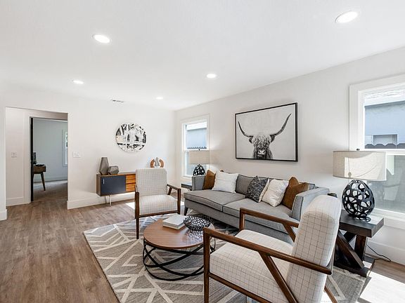 3rd image of 108 Verbena Dr