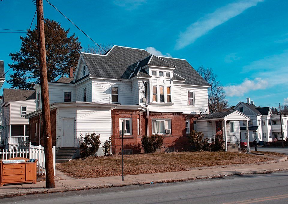 2nd image of 13 Berkeley St