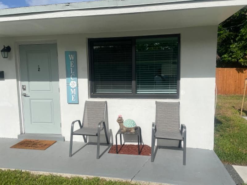 1st image of 804 SW 28th St #2