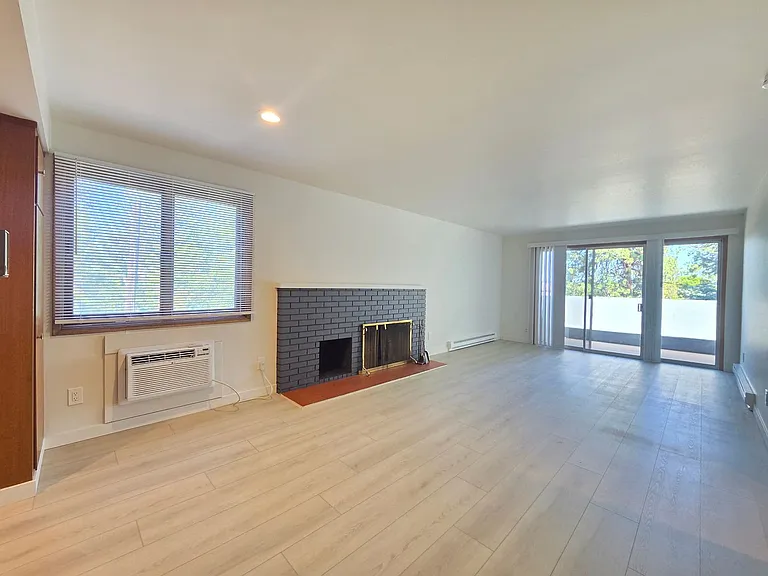 Lincoln Terrace — Photo 13