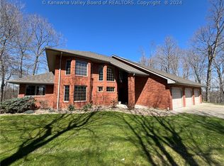 999 Ridgewood Dr, Point Pleasant, WV 25550