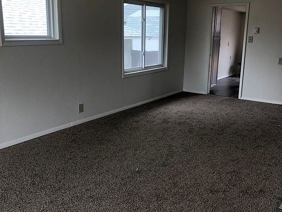 3rd image of 562 N 8th St