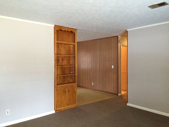 3rd image of 5938 Lawson St