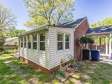 1409 Chelsea St — Photo 25