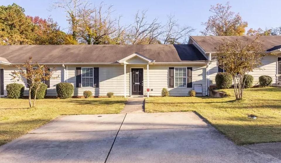 1st image of 555 Elles Way