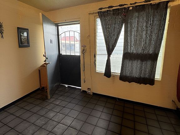 2nd image of 33 Hualalai St APT 101