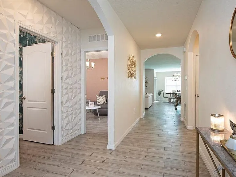 1850 Veterans Dr — Photo 16
