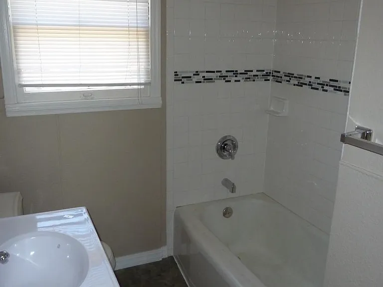 1006 Ronald Dr — Photo 10