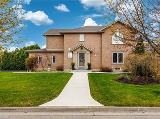 29 Magnolia Cres, Grimsby, ON L3M 5N1