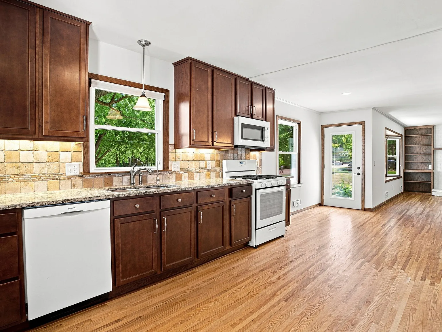 3 bed, 1764 sqft, $2,795 — Photo 1