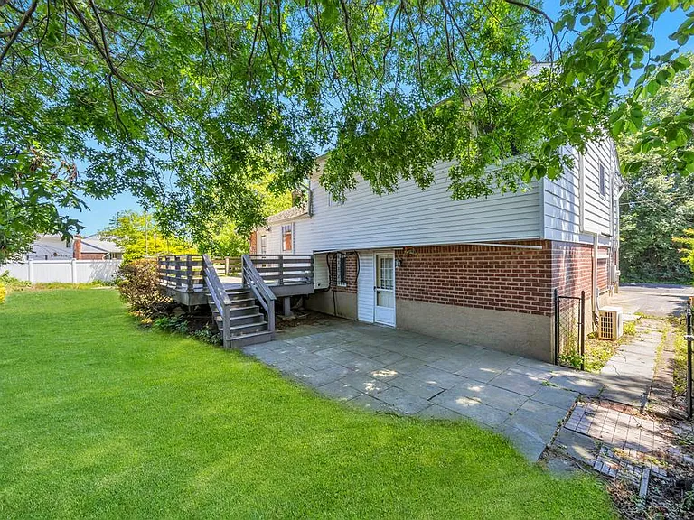 20 Switzerland Rd — Photo 31