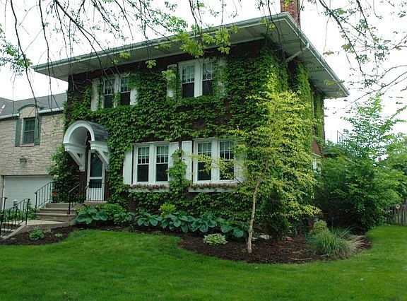 2nd image of 1016 Fair Oaks Ave