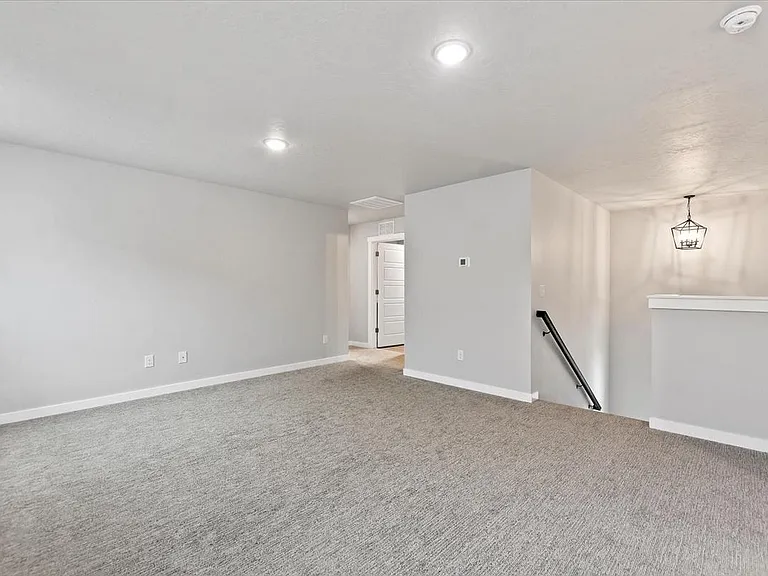 2741 E Jasmine St — Photo 26