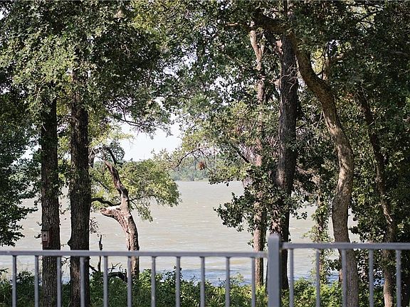 3rd image of 508 Lake Point Dr