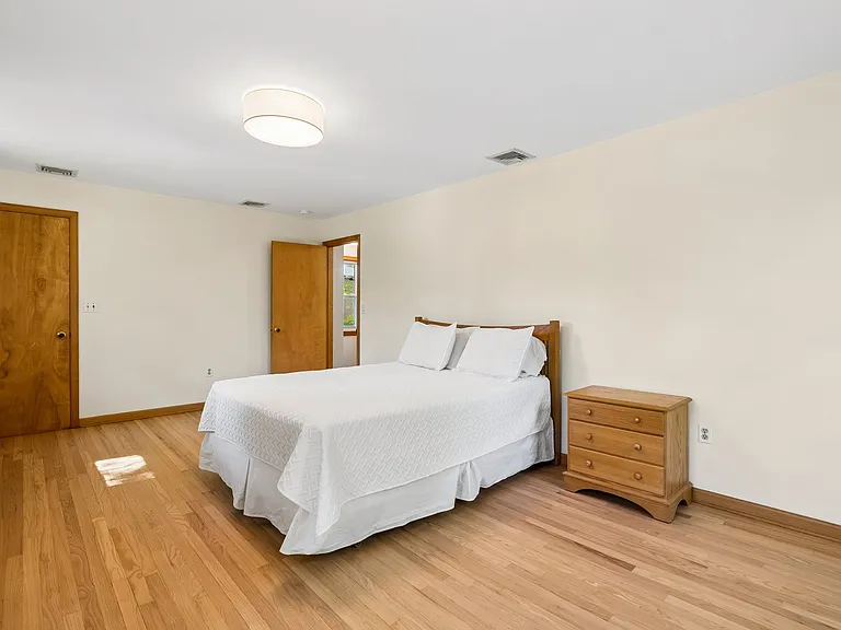 186 W Northfield Rd — Photo 11