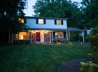 4 Crest Park Ct, Silver Spring, MD 20903