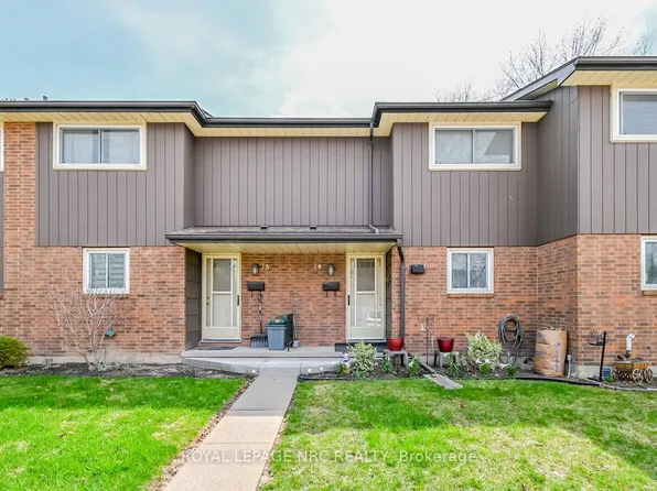 64 Forster St #14, Saint Catharines, ON L2N 6T5