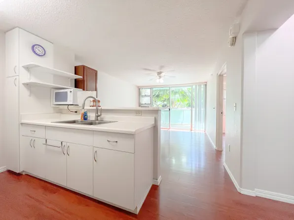 3009 Ala Makahala Pl, Honolulu, HI