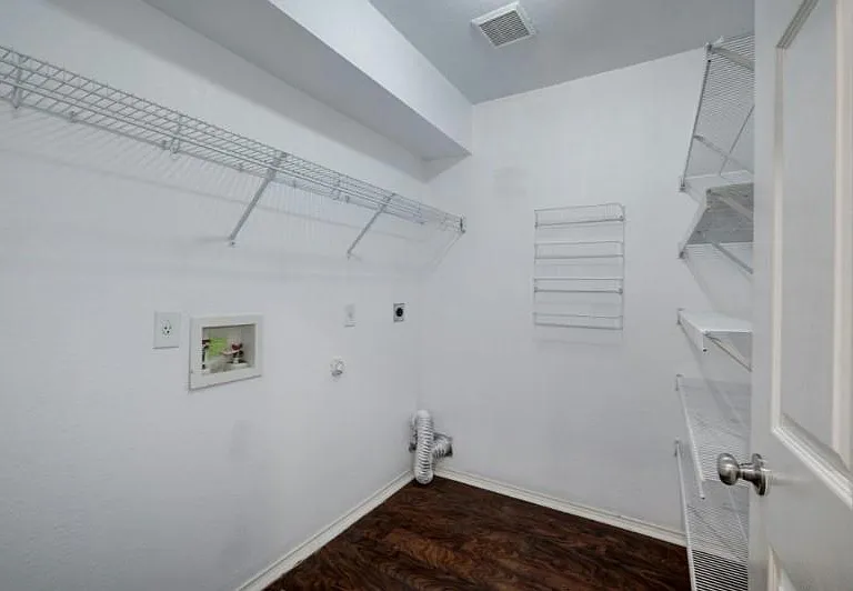 1017 Doras Dr — Photo 25